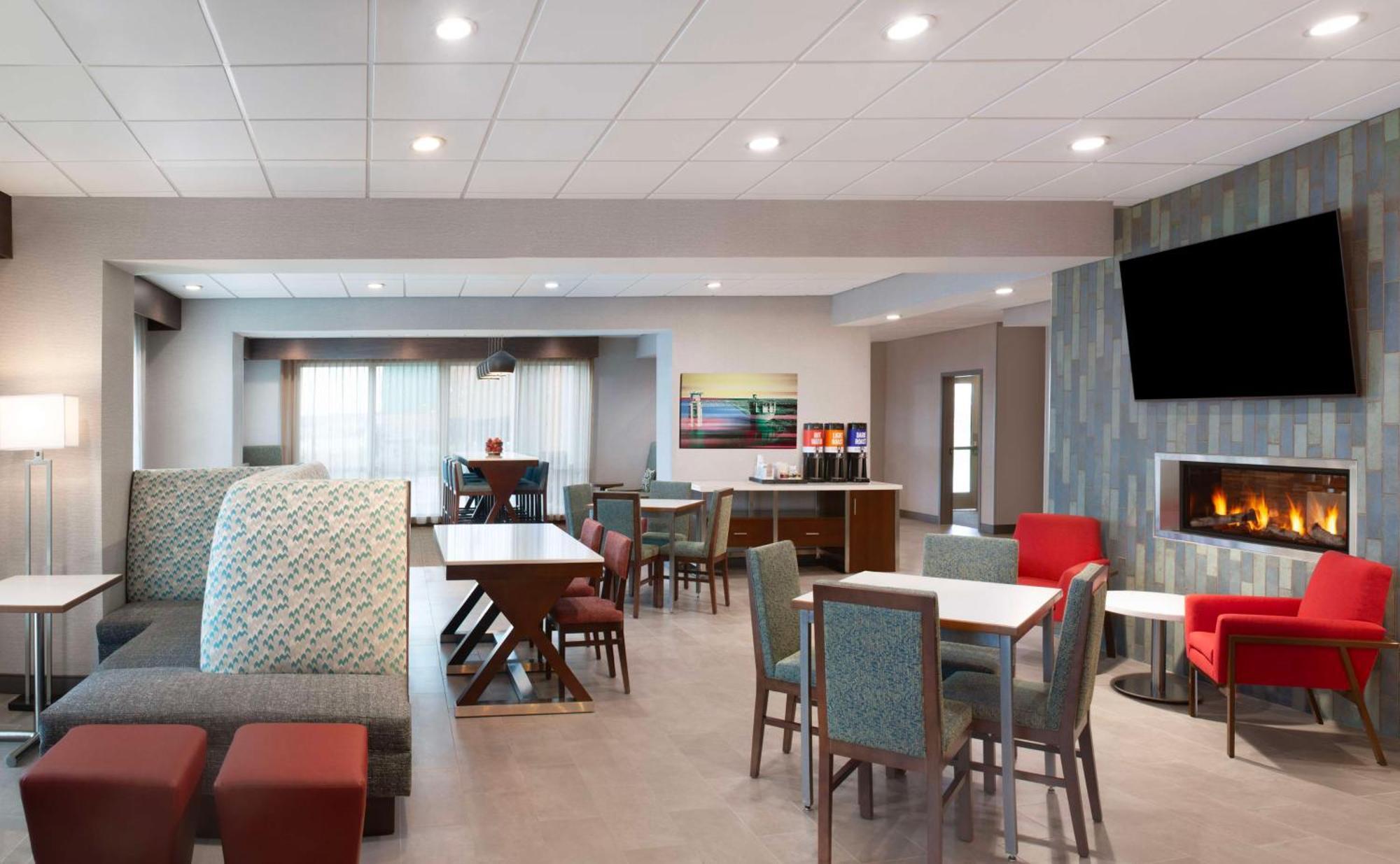 Hampton Inn Огалала Екстериор снимка